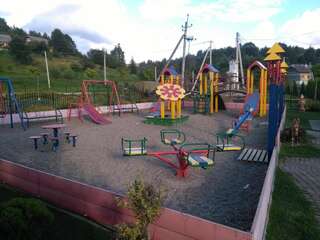 Виллы Hostynnyy Dvir Apartament Hotel Славское Вилла с 2 спальнями-24